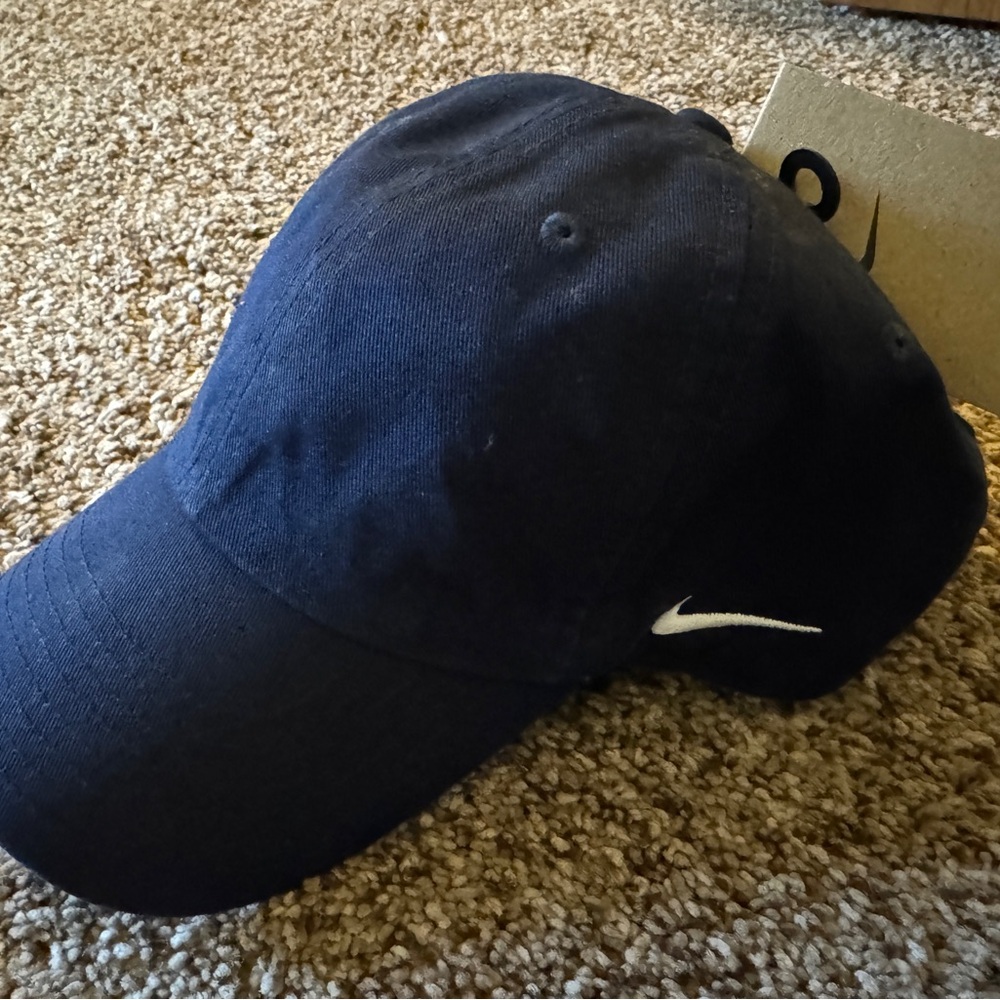 NWT Nike Men's Dark Blue Cap